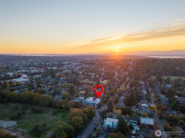 1923 N 50th Street, Seattle WA 98103