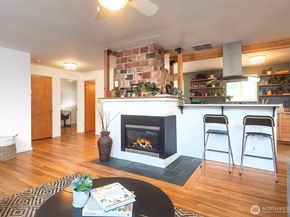 18052 7th Avenue NE, Shoreline WA 98155