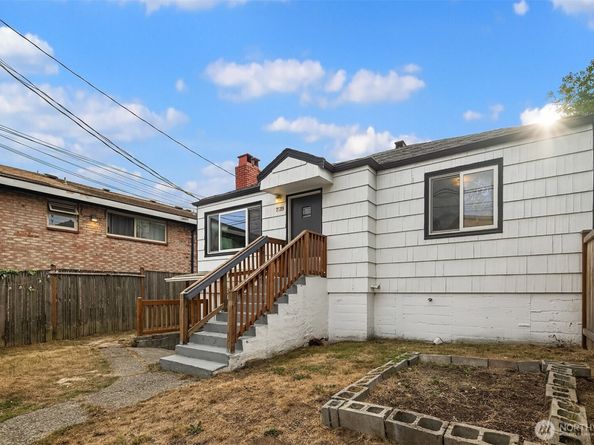 7519 24th Avenue NW, Seattle WA 98117