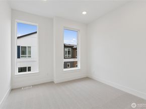 12207 137th Place NE 2602, Redmond WA 98052