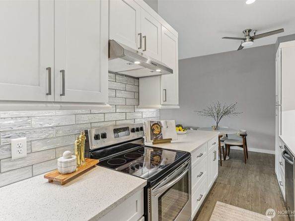 1100 Harrington Ave NE 306, Renton WA 98056