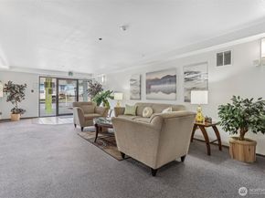 1100 Harrington Ave NE 306, Renton WA 98056