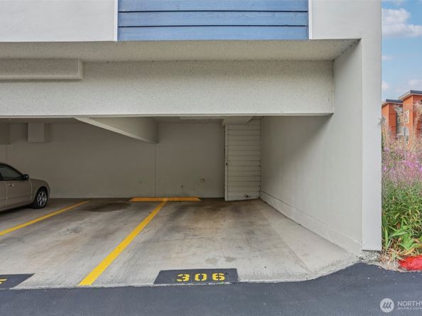 1100 Harrington Ave NE 306, Renton WA 98056