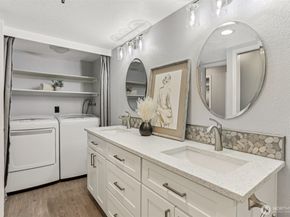 1100 Harrington Ave NE 306, Renton WA 98056