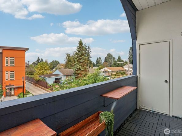 1100 Harrington Ave NE 306, Renton WA 98056