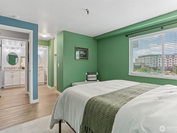 1100 Harrington Ave NE 306, Renton WA 98056