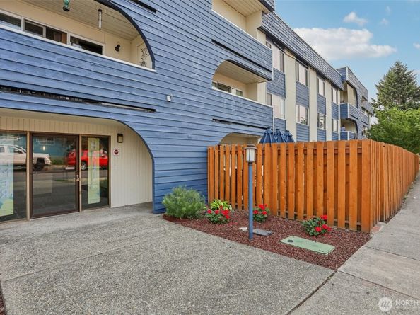 1100 Harrington Ave NE 306, Renton WA 98056