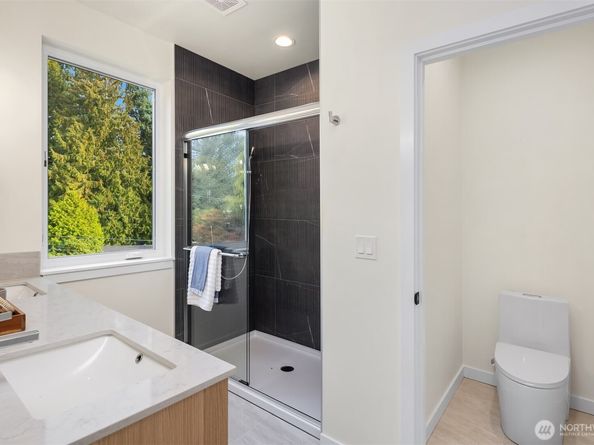 10827 11th Avenue NE, Seattle WA 98125