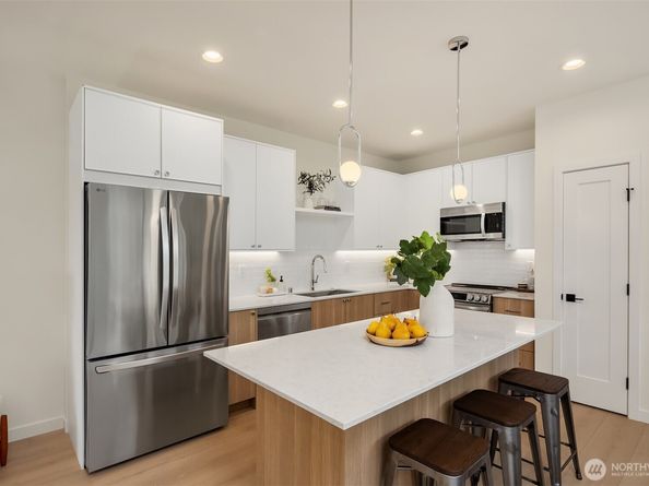 10827 11th Avenue NE, Seattle WA 98125