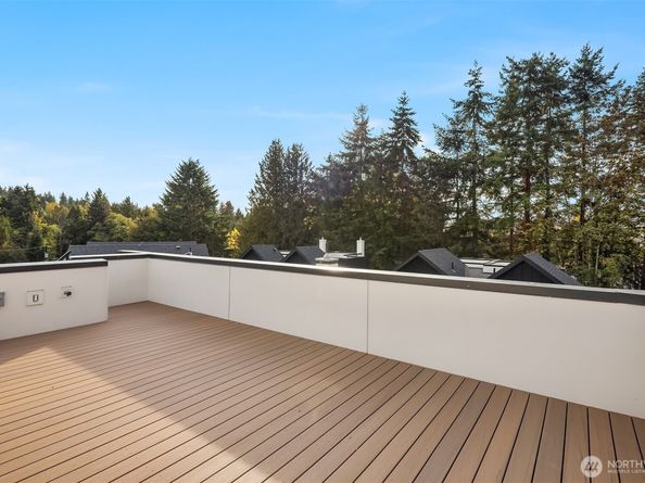 10827 11th Avenue NE, Seattle WA 98125
