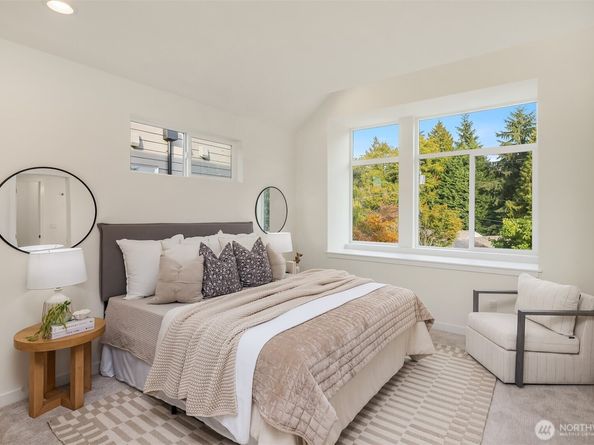 10827 11th Avenue NE, Seattle WA 98125