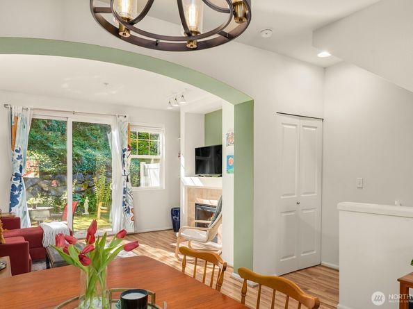 3737 S Holly Park Drive 2, Seattle WA 98118
