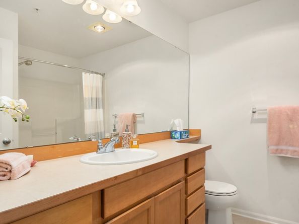 3737 S Holly Park Drive 2, Seattle WA 98118
