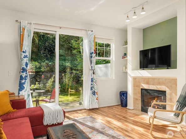 3737 S Holly Park Drive 2, Seattle WA 98118