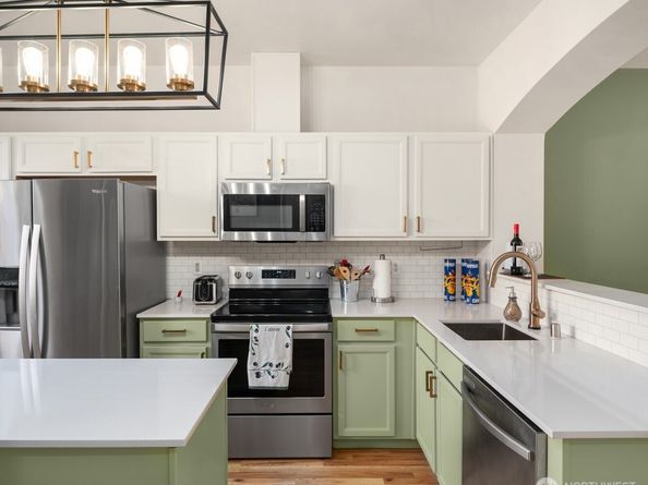 3737 S Holly Park Drive 2, Seattle WA 98118
