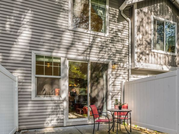 3737 S Holly Park Drive 2, Seattle WA 98118