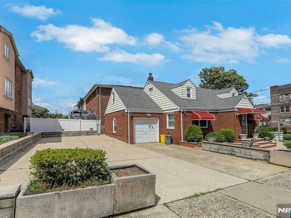 345 Roff Avenue, Palisades Park NJ 07650