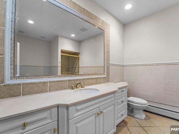 1 Euclid Road, Fort Lee NJ 07024