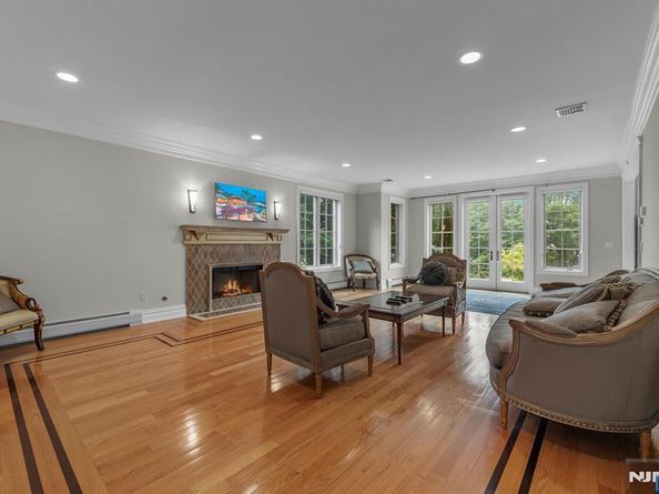1 Euclid Road, Fort Lee NJ 07024