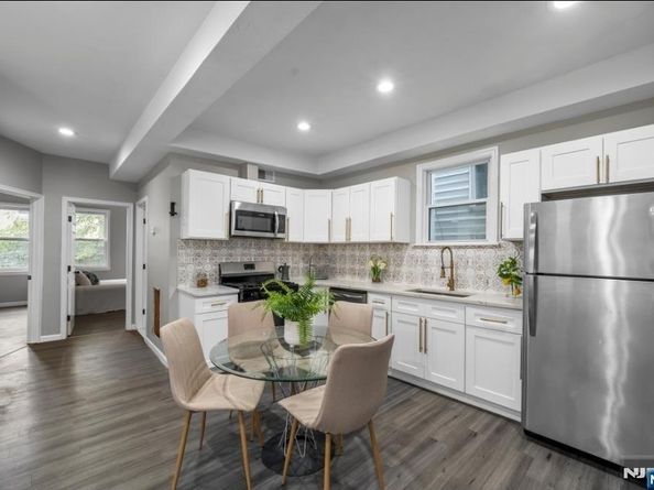 23 Bayview Avenue, Jersey City NJ 07305