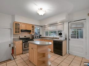 497 Oakdene Avenue, Ridgefield NJ 07657
