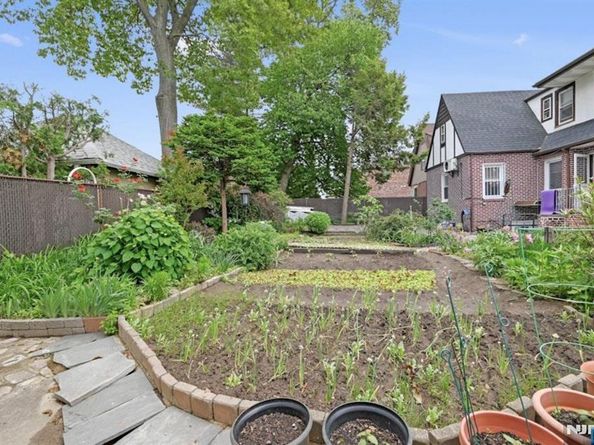 497 Oakdene Avenue, Ridgefield NJ 07657