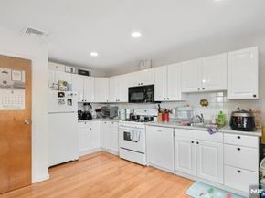 497 Oakdene Avenue, Ridgefield NJ 07657