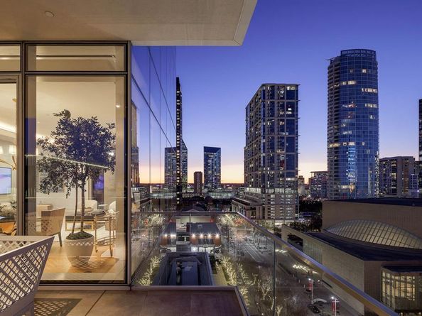 1747  Leonard Street  802, Dallas Texas 75201