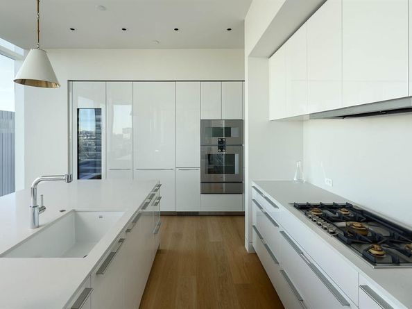 1747  Leonard Street  802, Dallas Texas 75201