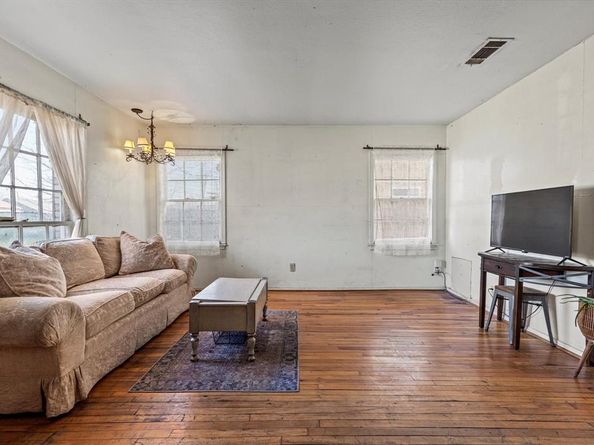 3602  Durango Drive , Dallas Texas 75220