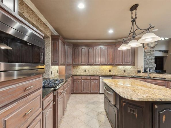 1601  Eagle Ridge Drive , Corinth Texas 76210