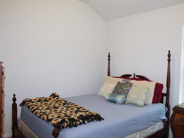 624  Yarborough Street , Crowley Texas 76036