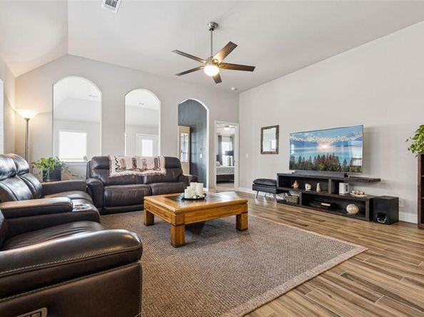200  Bayonet Drive , Fort Worth Texas 76108