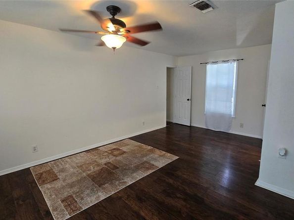 1312 W Park Row Drive , Arlington Texas 76013