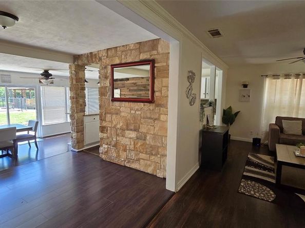 1312 W Park Row Drive , Arlington Texas 76013