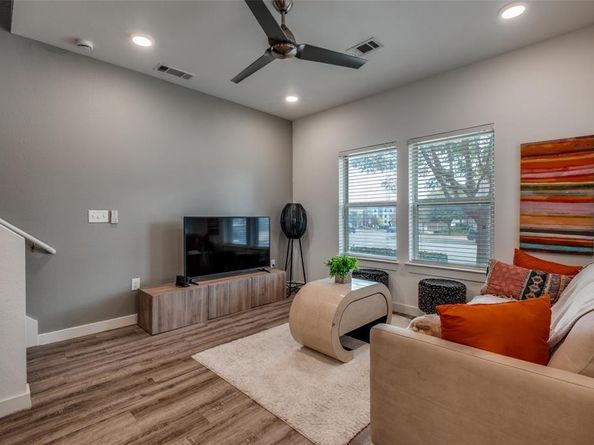 349  Tonga Street , Dallas Texas 75203