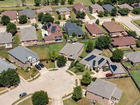 2848  Willow Glen Court , Grand Prairie Texas 75052