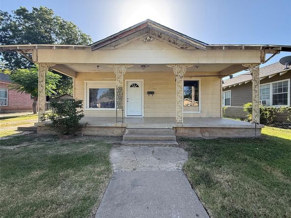 2206  Chestnut Avenue , Fort Worth Texas 76164