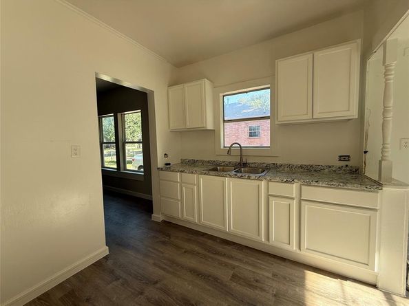 2206  Chestnut Avenue , Fort Worth Texas 76164