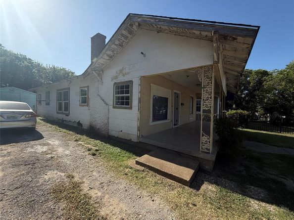 2206  Chestnut Avenue , Fort Worth Texas 76164