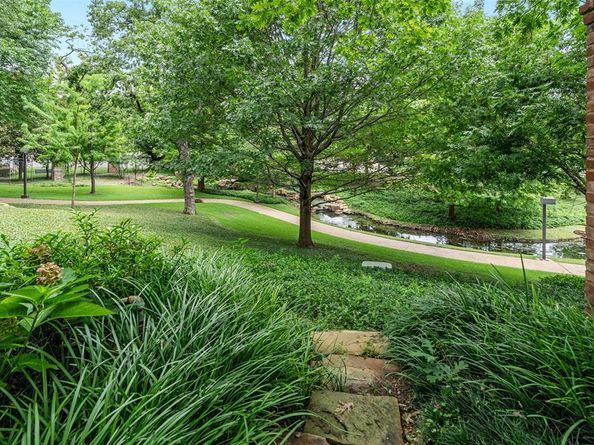 7  Queensview Court , Dallas Texas 75225