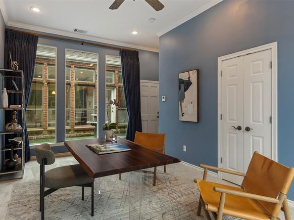 7  Queensview Court , Dallas Texas 75225