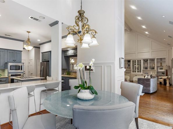 7  Queensview Court , Dallas Texas 75225