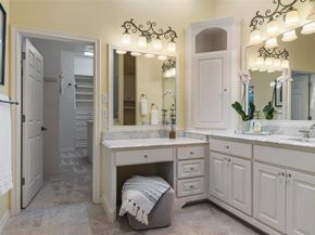 7  Queensview Court , Dallas Texas 75225