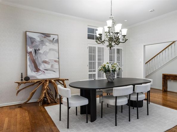 7  Queensview Court , Dallas Texas 75225