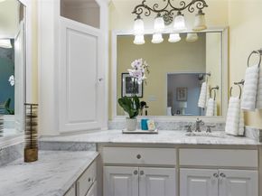 7  Queensview Court , Dallas Texas 75225