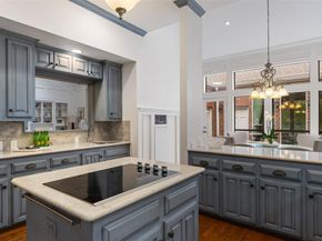 7  Queensview Court , Dallas Texas 75225