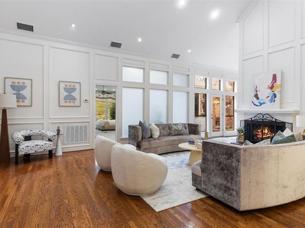 7  Queensview Court , Dallas Texas 75225