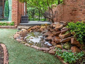 7  Queensview Court , Dallas Texas 75225