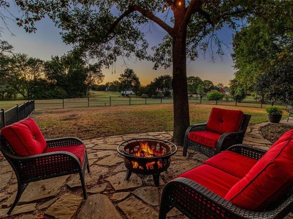 820  Windlake Circle , Heath Texas 75032